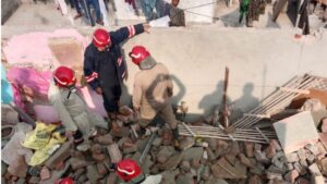 delhi-vivek-vihar-building-collapse-five-injured