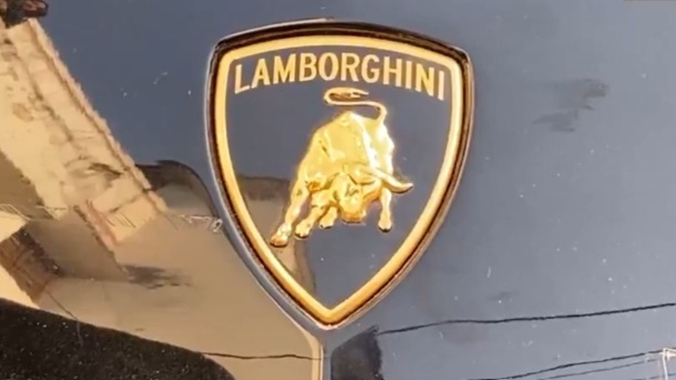 kanpur-lamborghini-accident