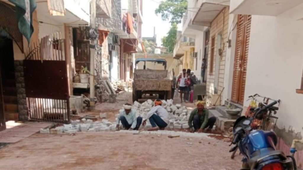 करावल नगर की सूरत बदली: तेजी से हो रहा गलियों का निर्माण, 24×7 जारी है विकास