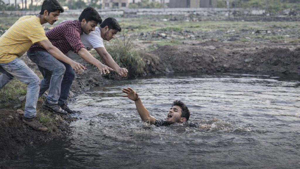 जश्न की शाम बनी जिंदगी की आखिरी रात: नोएडा में परीक्षा खत्म होने की पार्टी में एक छात्र की डूबकर मौत, 3 बाल-बाल बचे